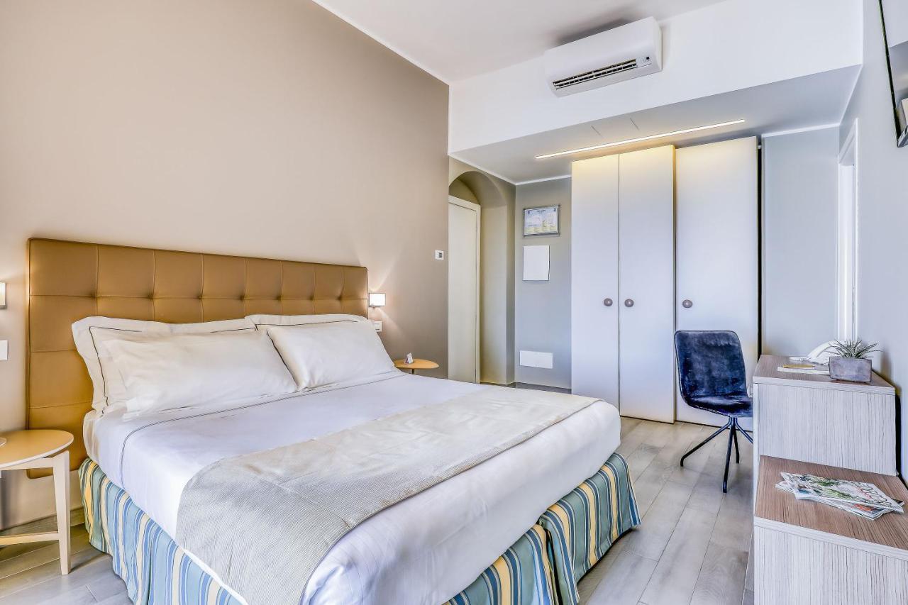 Hotel Albatros Вариготти Экстерьер фото