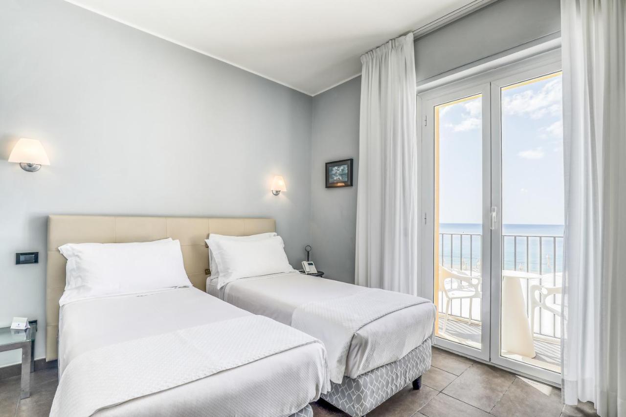 Hotel Albatros Вариготти Экстерьер фото